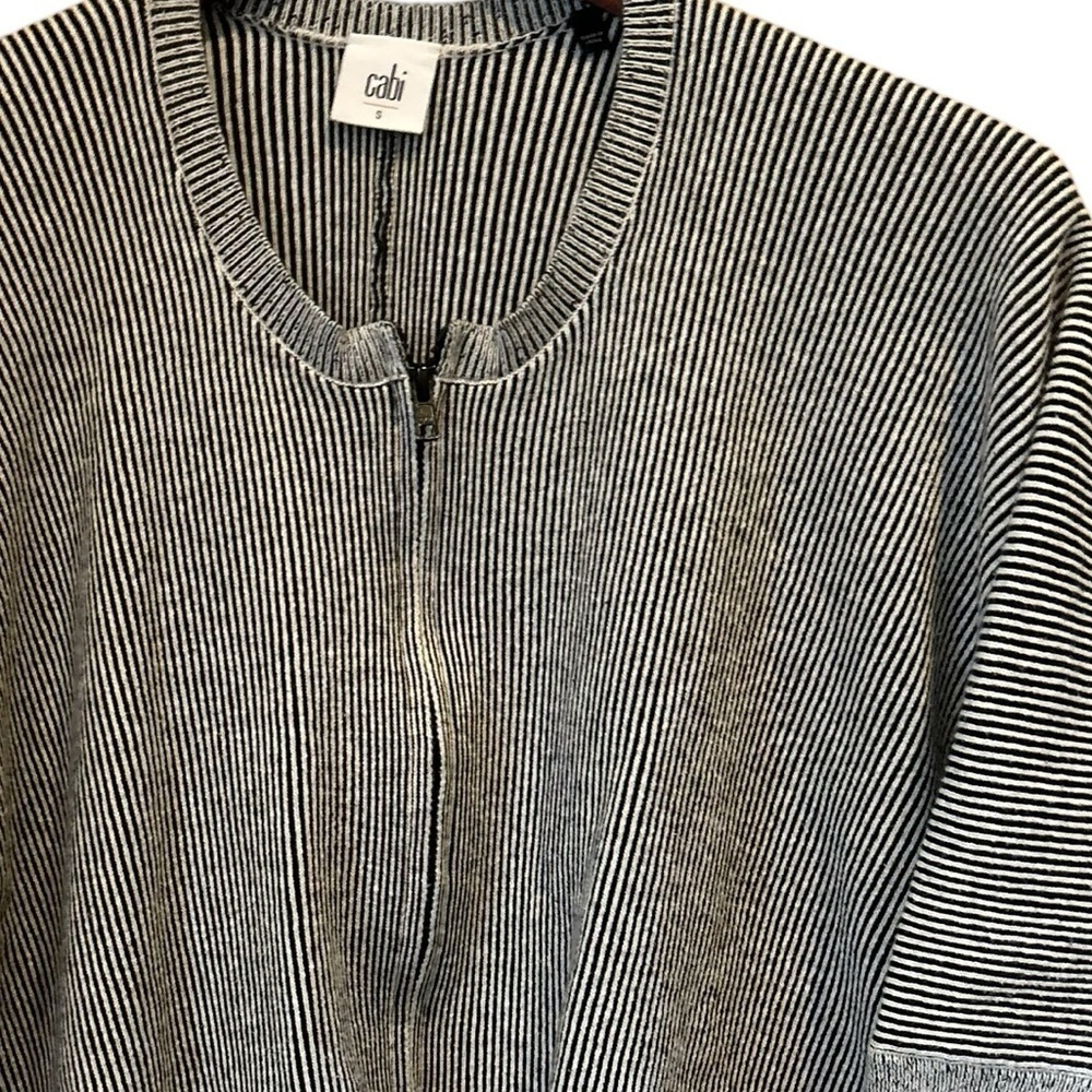 Cabi S white and black striped zip up oversized top - Picture 3 of 9